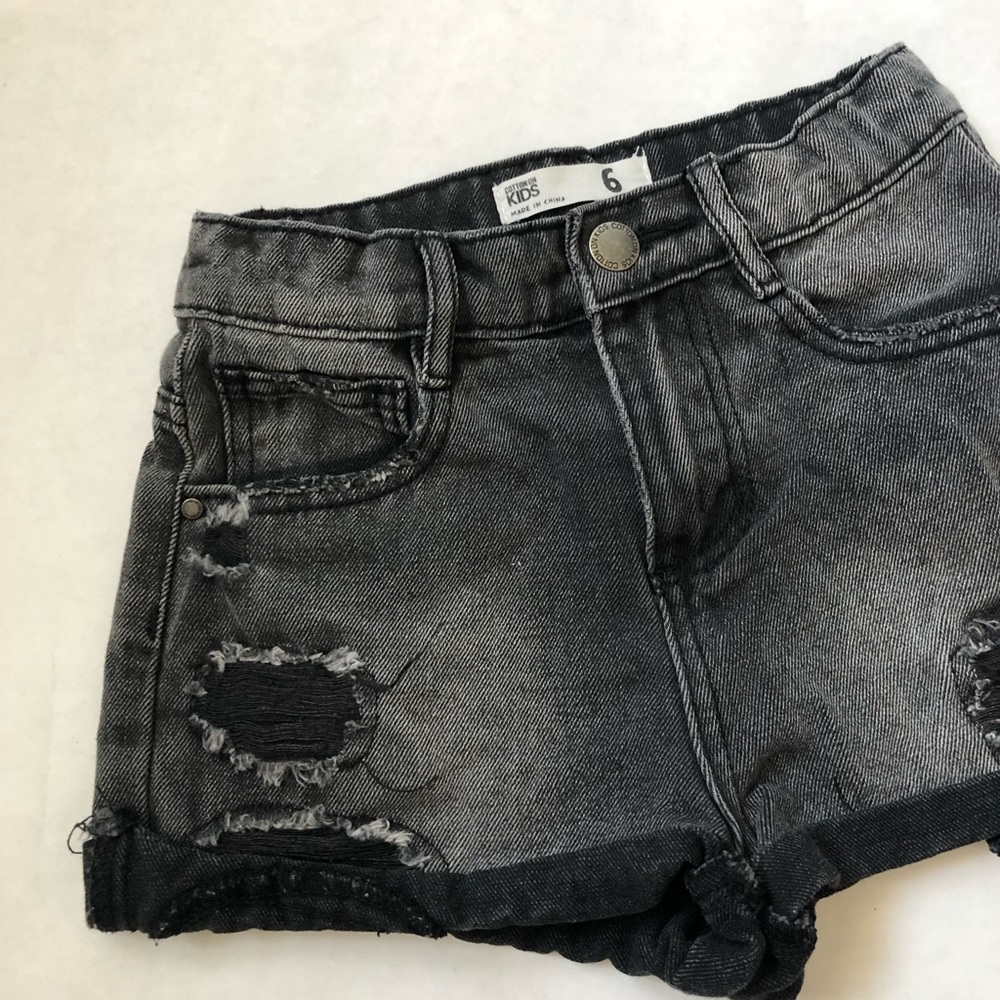Cottonon kids black little girl shorts size 6